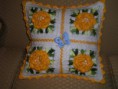 COJIN CON FLORES CROCHET